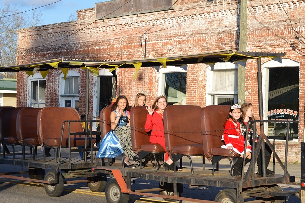 Raylrode Daze Queens in 2018 Branchville Christmas Parade